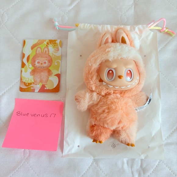 Pop Mart Big Into Energy Labubu Vinyl Plush - Happiness - Picture 5 of 9